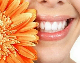 Как отбелить зубы дома? 10 способов
