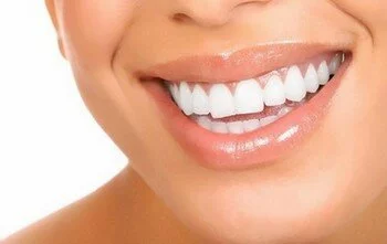 Отбелить зубы в домашних условиях: 5 популярных способов